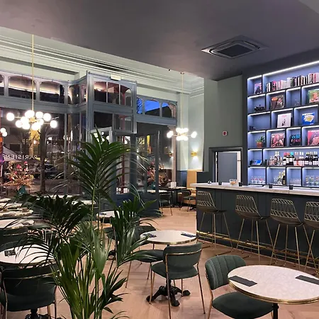 Le Parisien Hotel